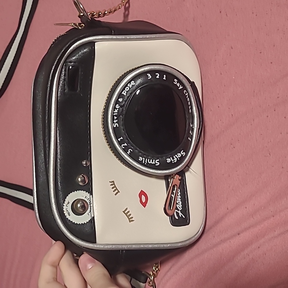Small camera purse - Picture 2 of 4